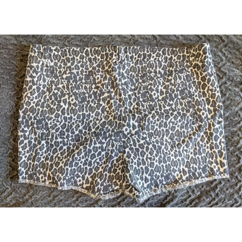 Forever 21 cheetah shorts